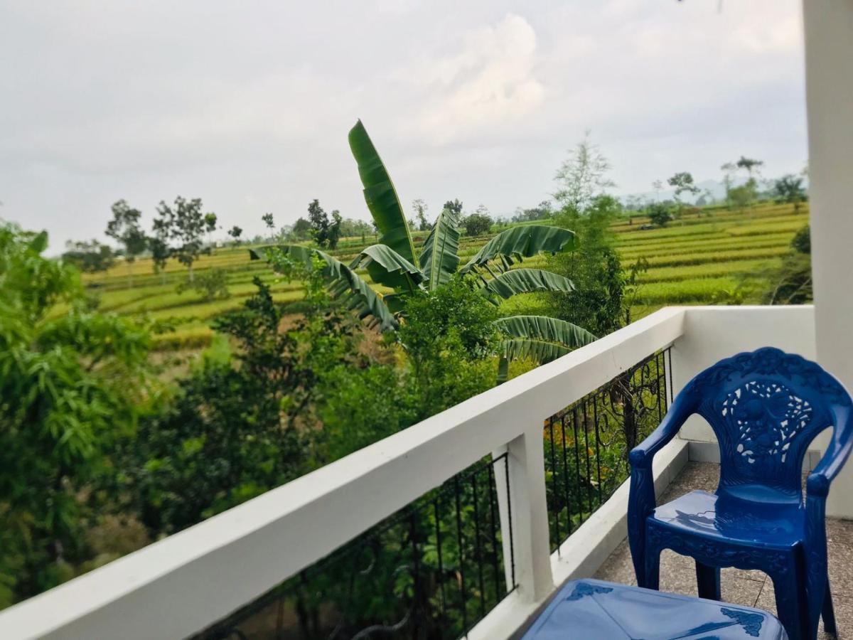 Tiara Homestay Plambi Bagian luar foto